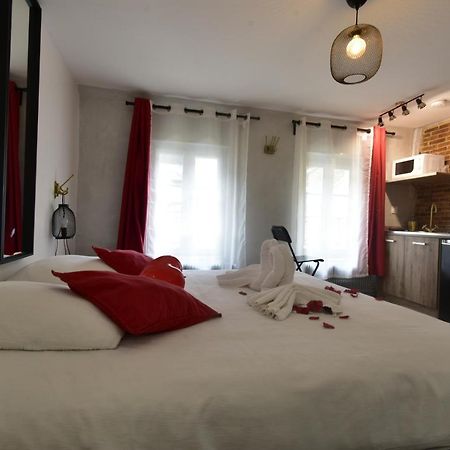 Appartement Jacuzzi Privatif : Urban Love Вернёй-сюр-Авр Экстерьер фото