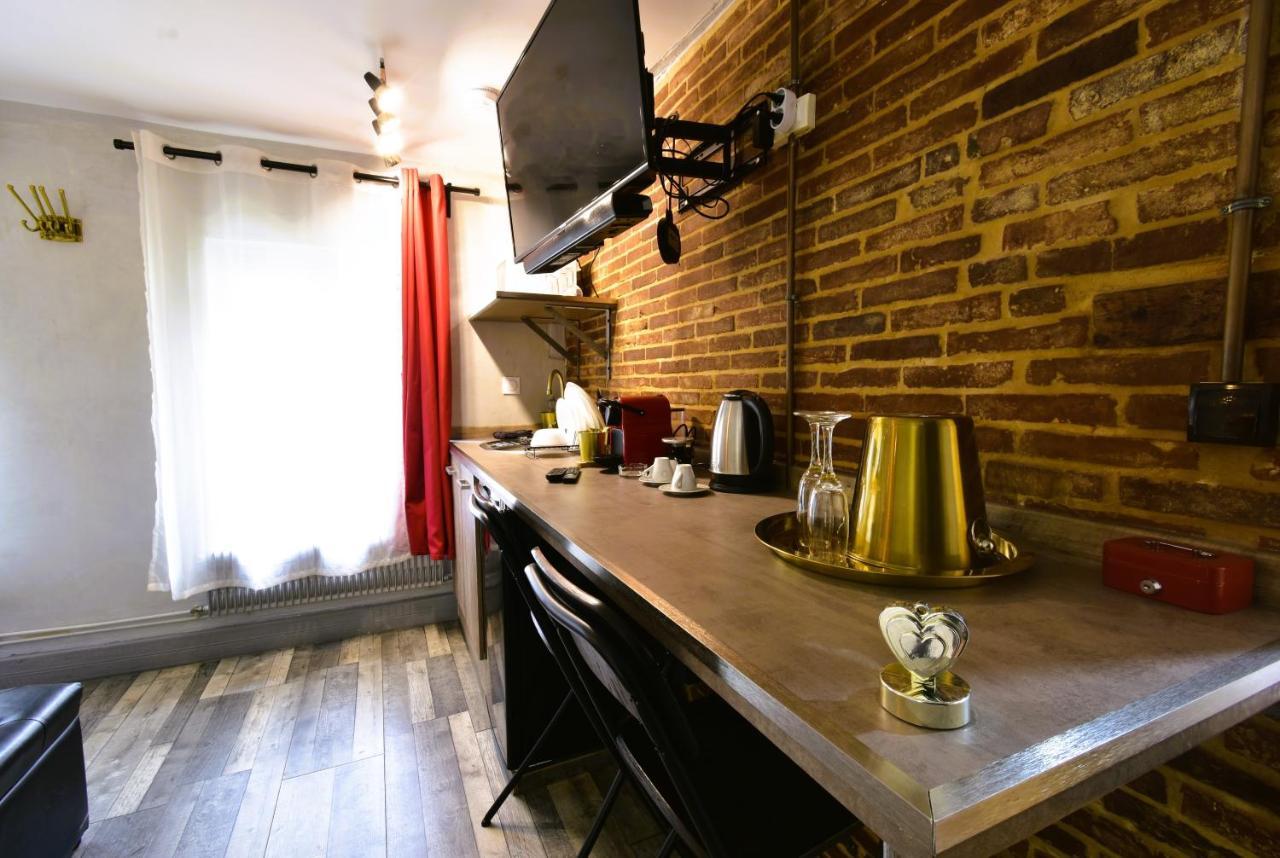 Appartement Jacuzzi Privatif : Urban Love Вернёй-сюр-Авр Экстерьер фото